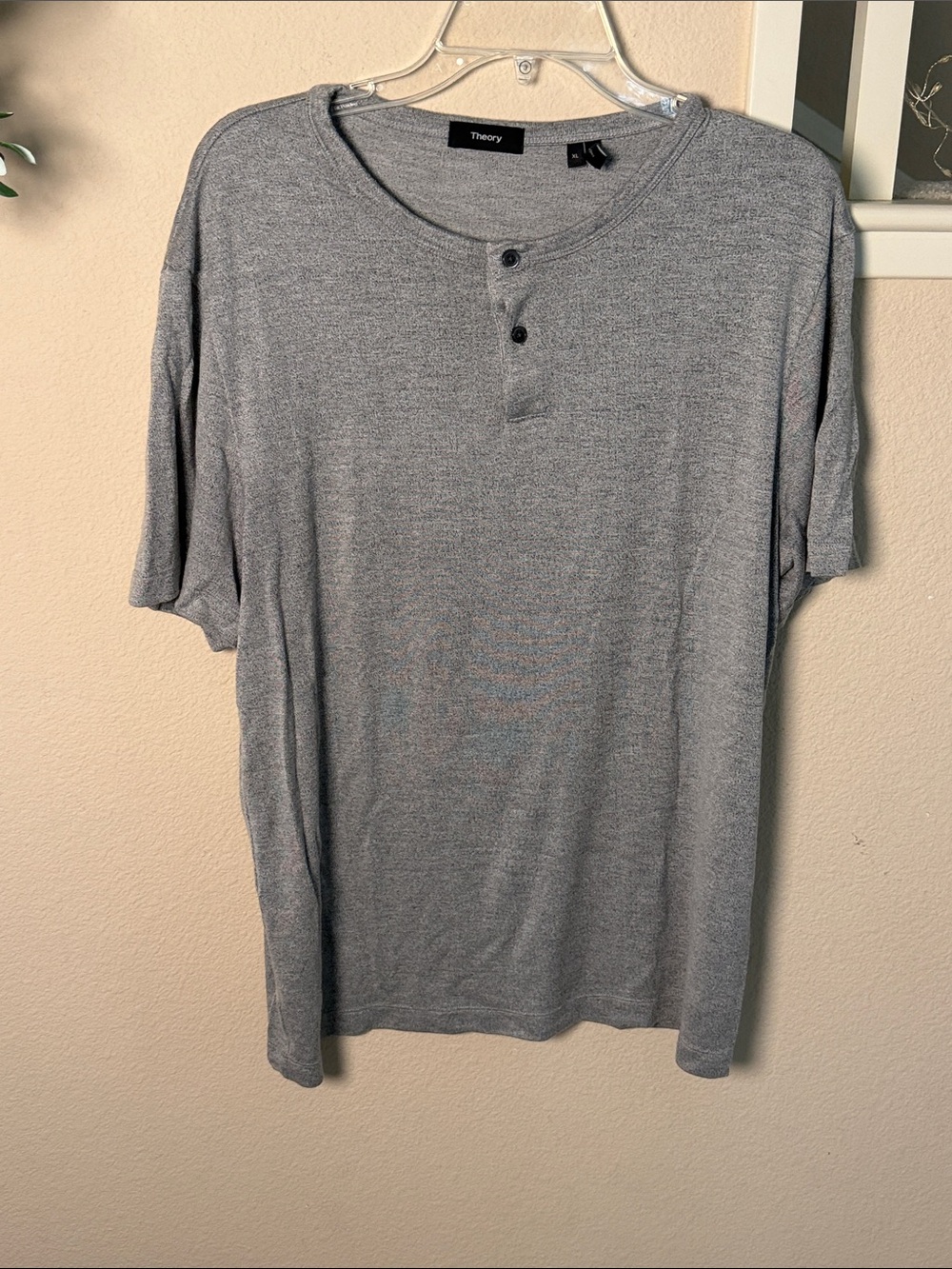Theory Men’s Short-Sleeve Henley Shirt in Light Heather Gray